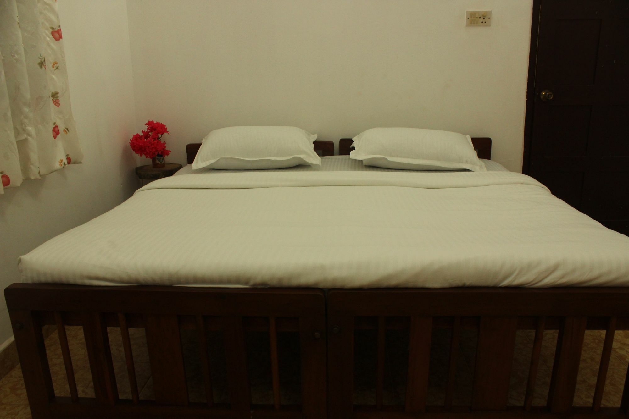Oyo 9289 Portuguese 3 Bhk *